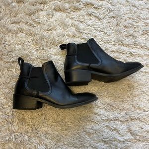 Steve Madden Black Leather Booties